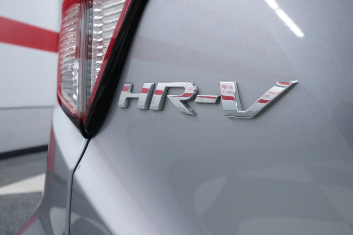 2020 Honda HR-V Touring photo 27