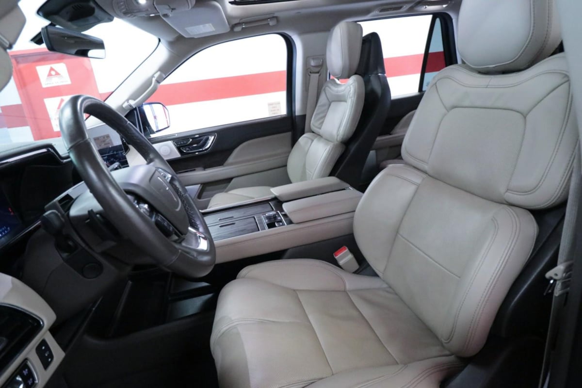 2023 Lincoln Navigator L Reserve photo 7