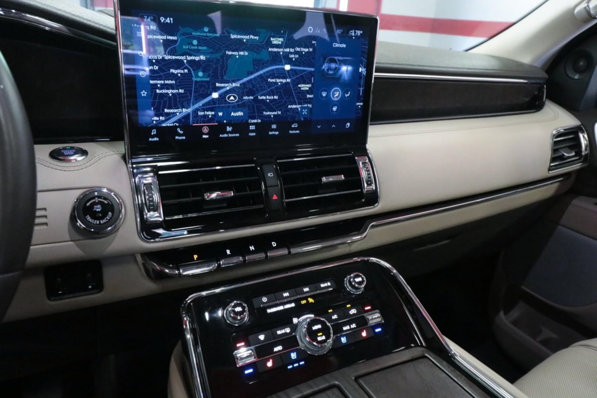 2023 Lincoln Navigator L Reserve photo 16