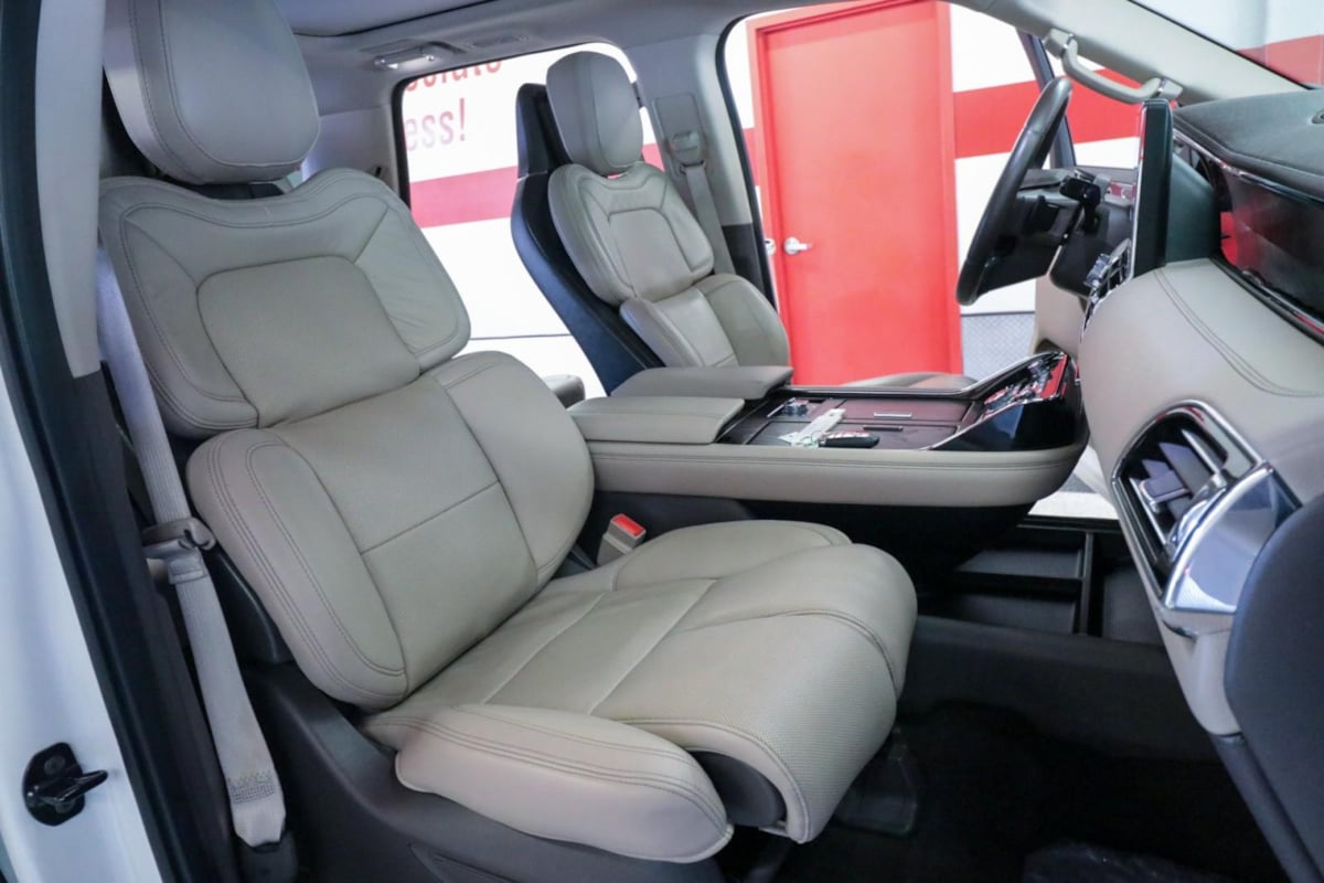2023 Lincoln Navigator L Reserve photo 24