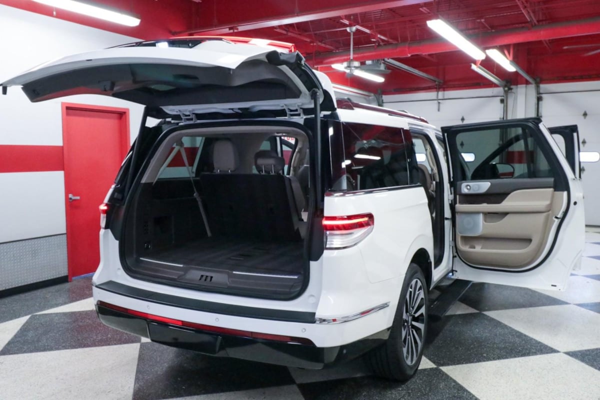 2023 Lincoln Navigator L Reserve photo 28
