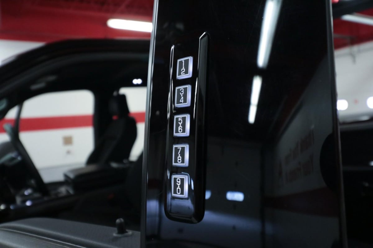 2023 Ford F-150 XLT photo 23
