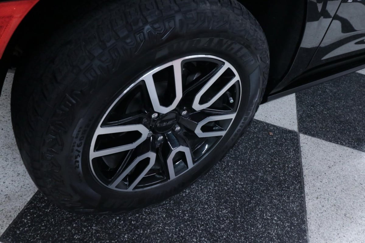 2023 Gmc Yukon AT4 photo 41