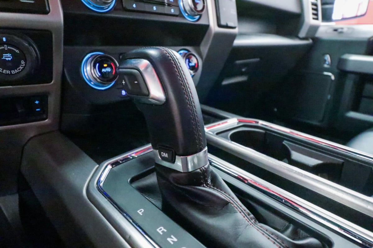 2020 Ford F-150 Platinum photo 16
