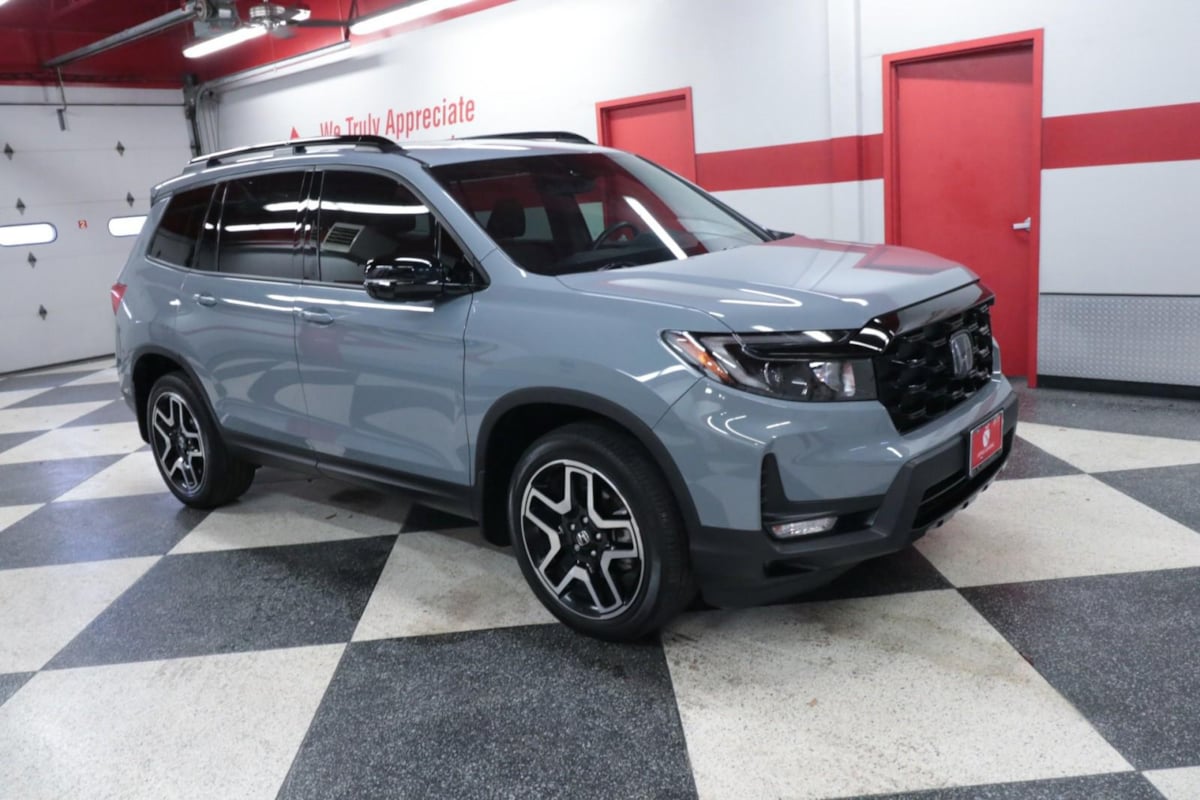 2023 Honda Passport Elite photo 3
