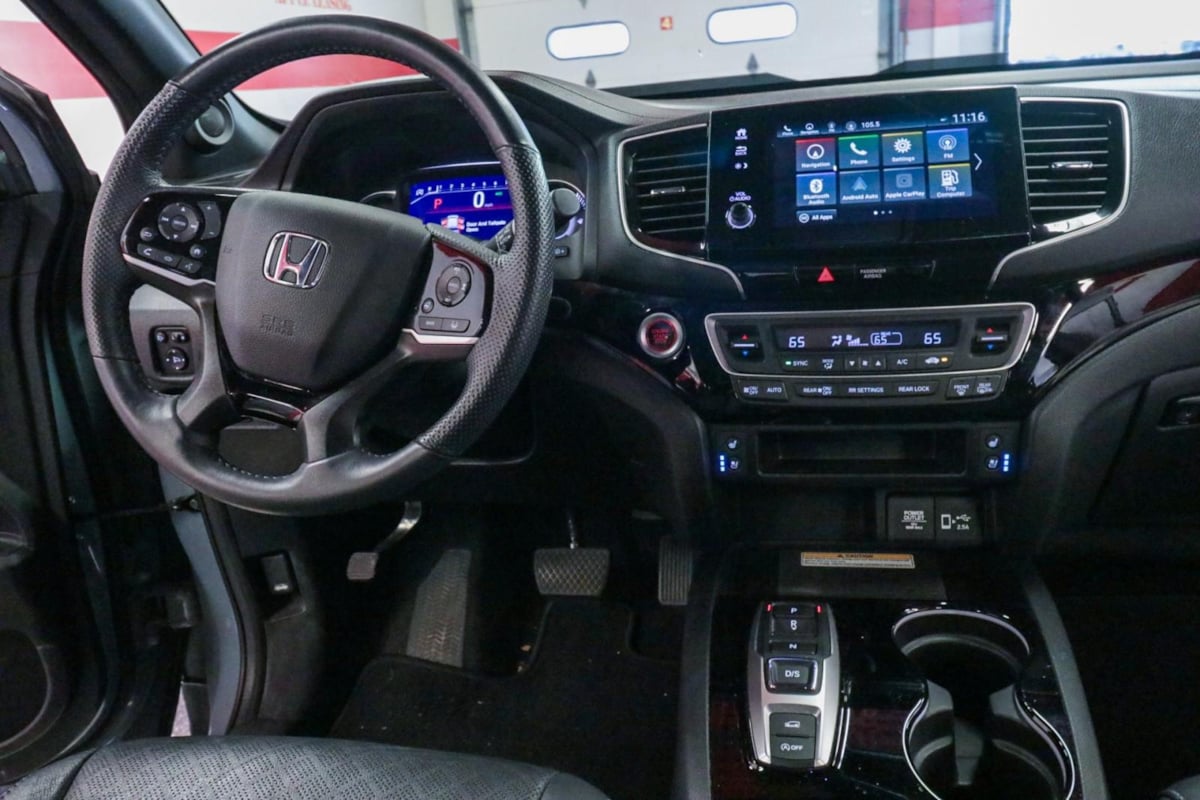 2023 Honda Passport Elite photo 23