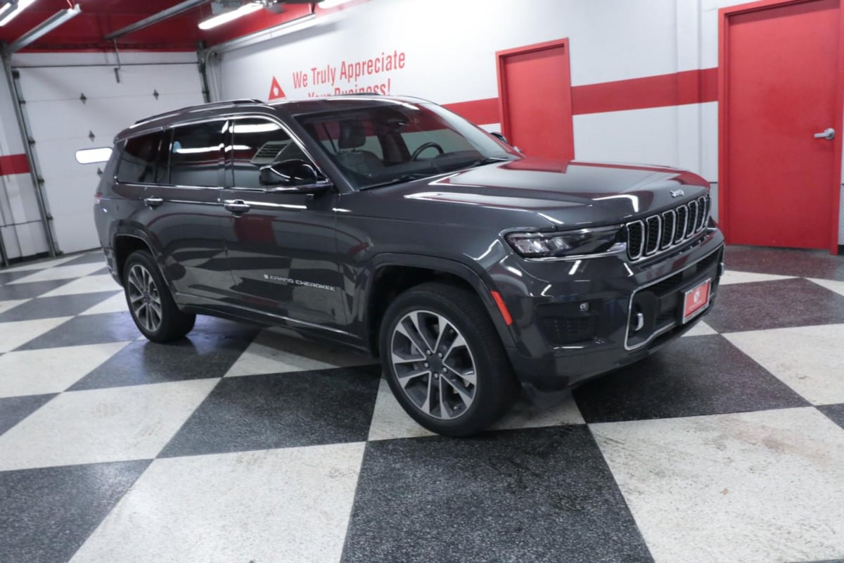 2021 Jeep Grand Cherokee Overland photo 3