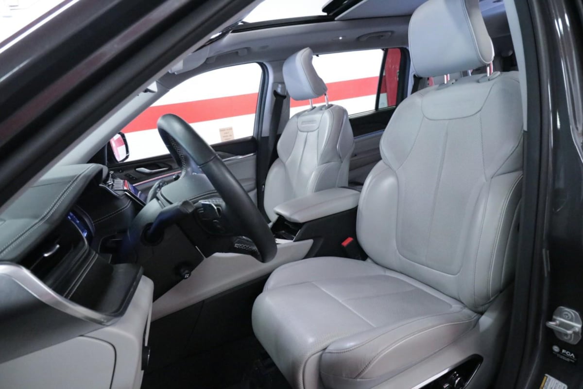 2021 Jeep Grand Cherokee Overland photo 10