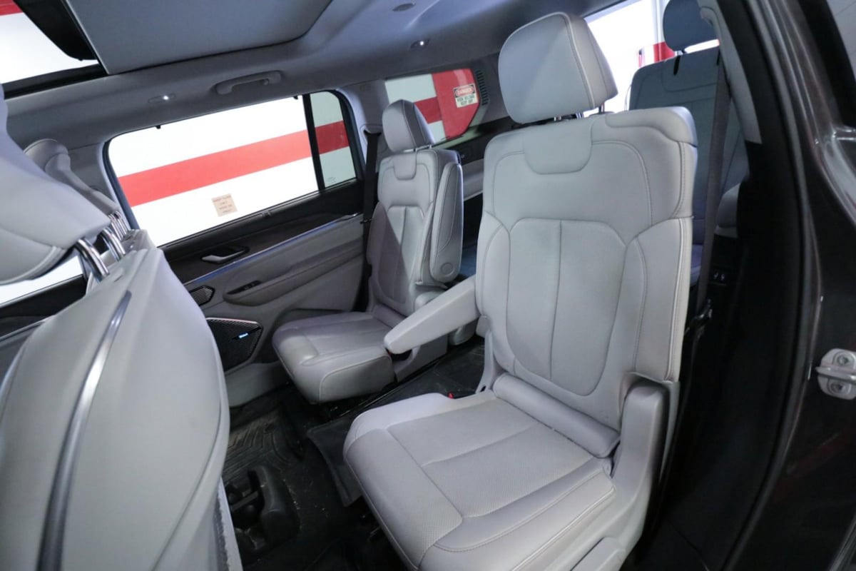 2021 Jeep Grand Cherokee Overland photo 13