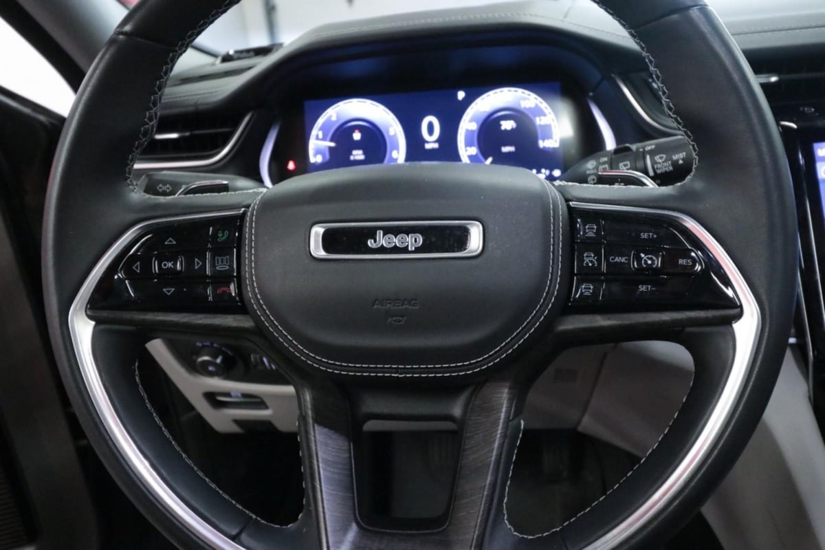 2021 Jeep Grand Cherokee Overland photo 17