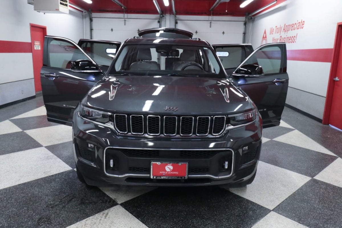 2021 Jeep Grand Cherokee Overland photo 28