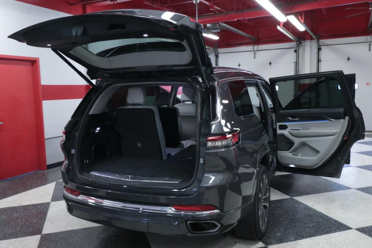 2021 Jeep Grand Cherokee Overland photo 29