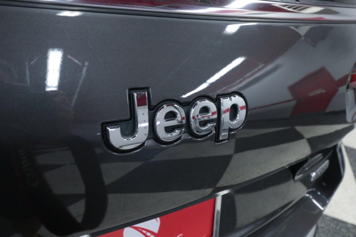 2021 Jeep Grand Cherokee Overland photo 30