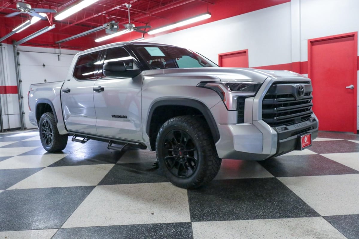2022 Toyota Tundra SR5 CrewMax photo 2