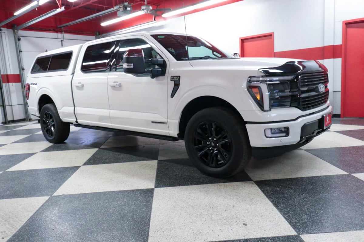 2024 Ford F-150 Platinum photo 2