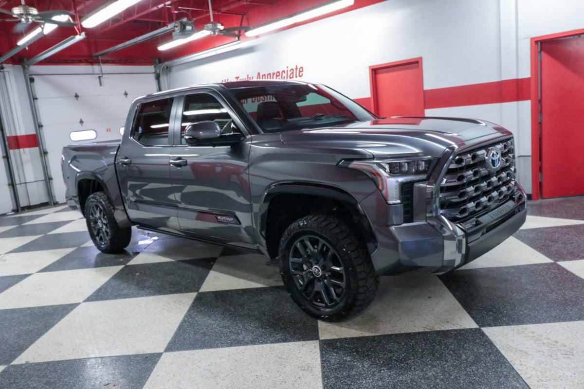 2024 Toyota Tundra Platinum CrewMax photo 3