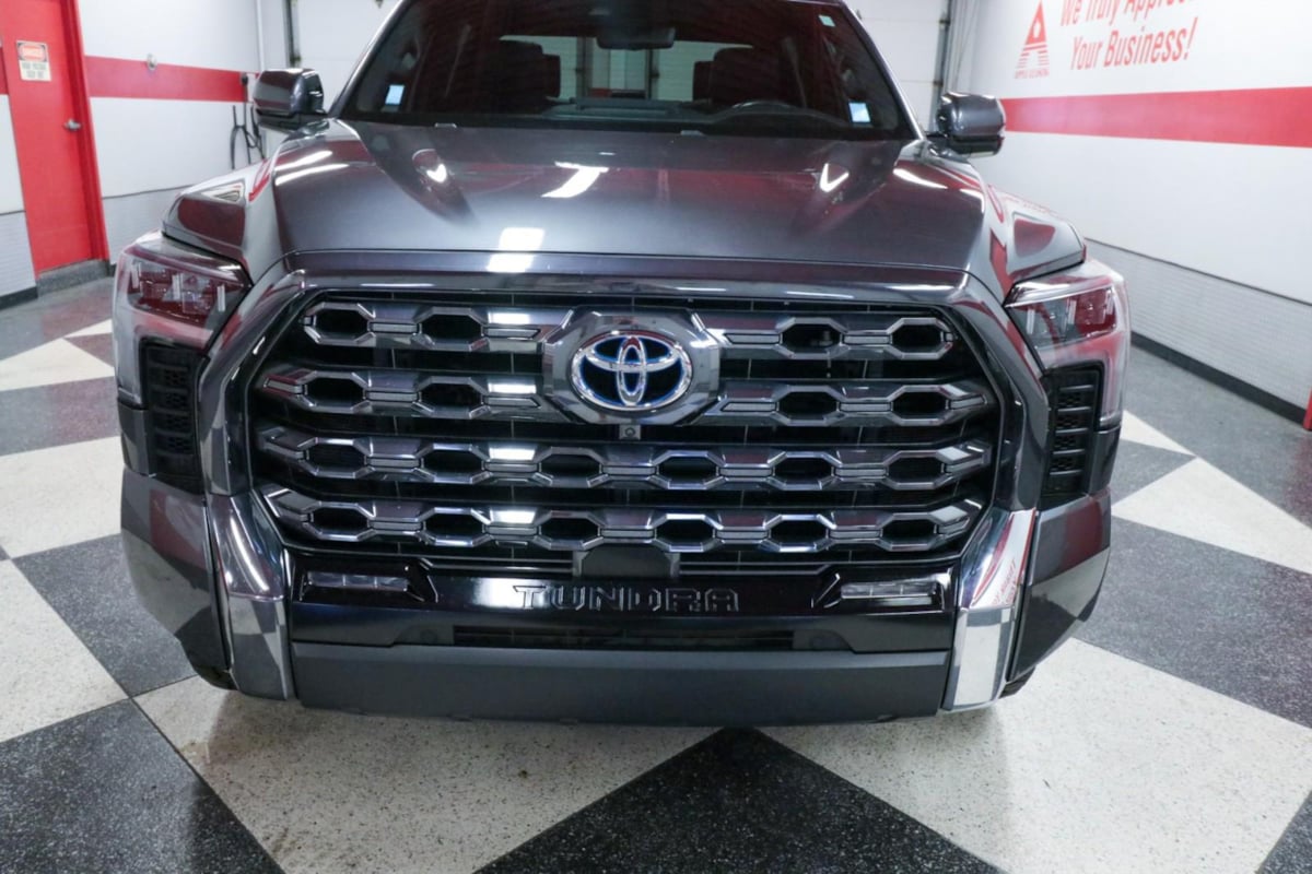 2024 Toyota Tundra Platinum CrewMax photo 4