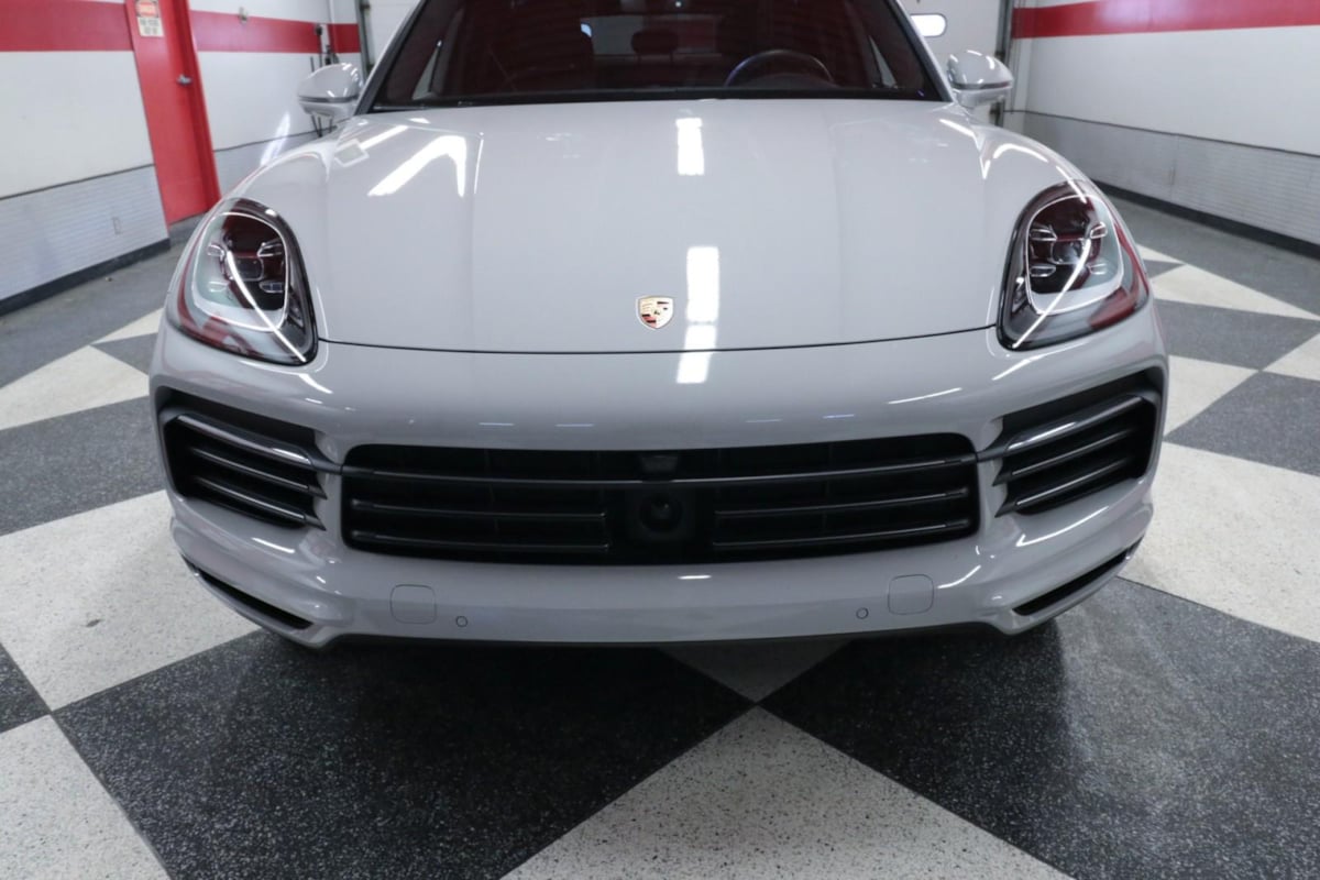 2023 Porsche Cayenne Platinum Edition photo 4
