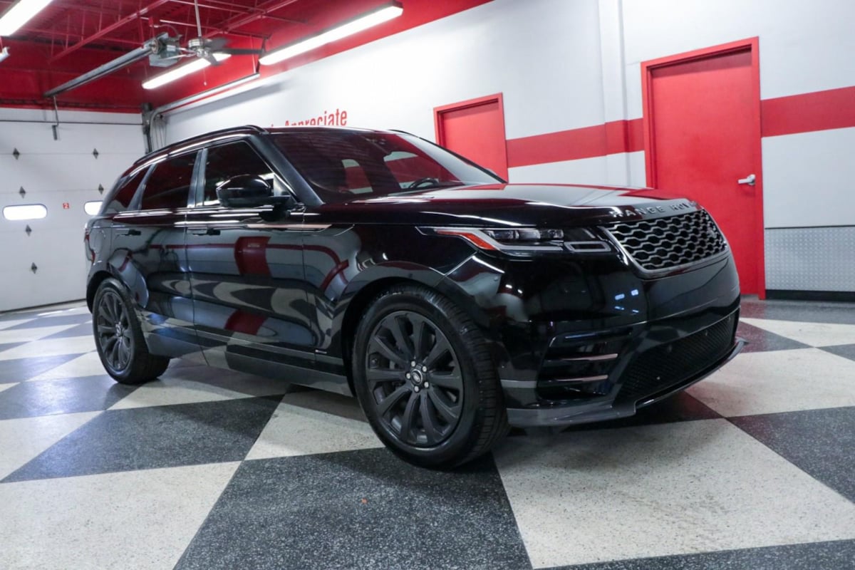2018 Land Rover Range Rover Velar R-Dynamic SE photo 2