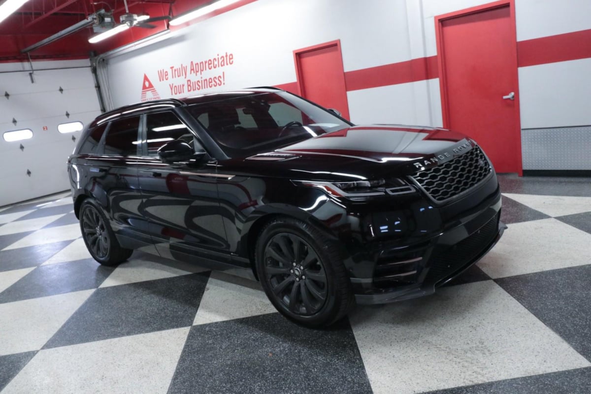 2018 Land Rover Range Rover Velar R-Dynamic SE photo 3