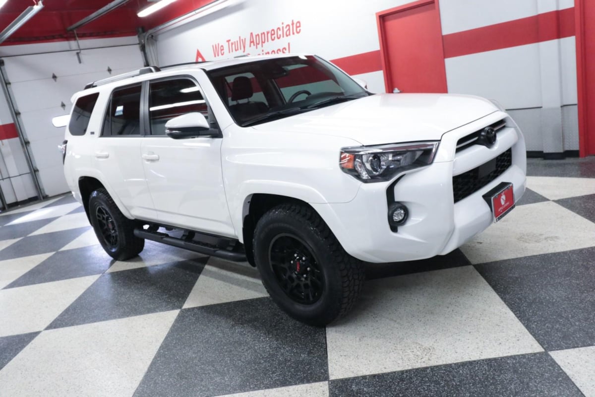 2022 Toyota 4Runner SR5 Premium photo 3