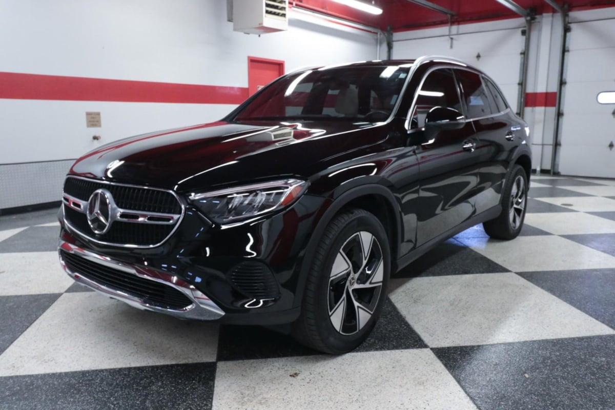 2024 Mercedes Benz GLC 300 4MATIC photo 4