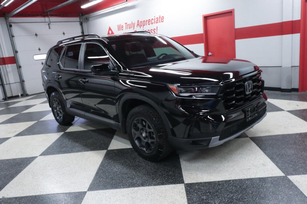 2024 Honda Pilot TrailSport photo 3