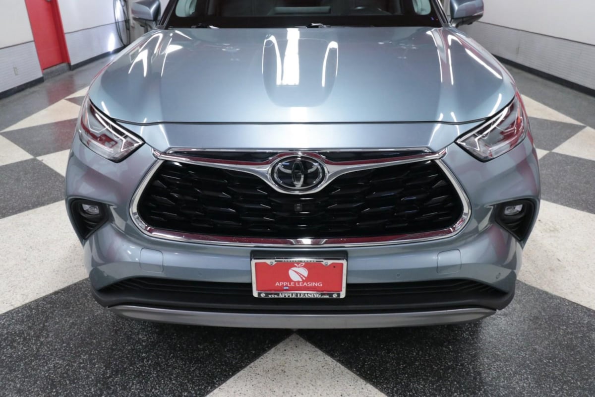 2023 Toyota Highlander Platinum photo 3