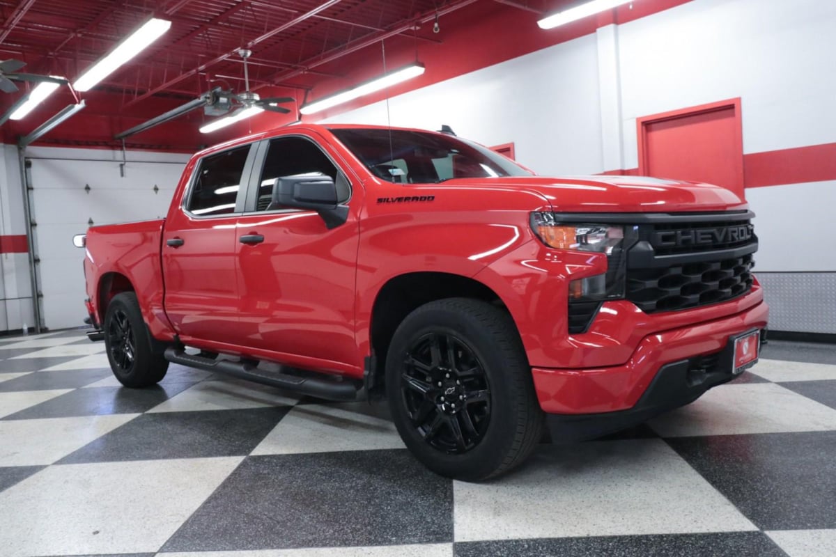 2023 Chevrolet Silverado 1500 Custom Rally Edition photo 2