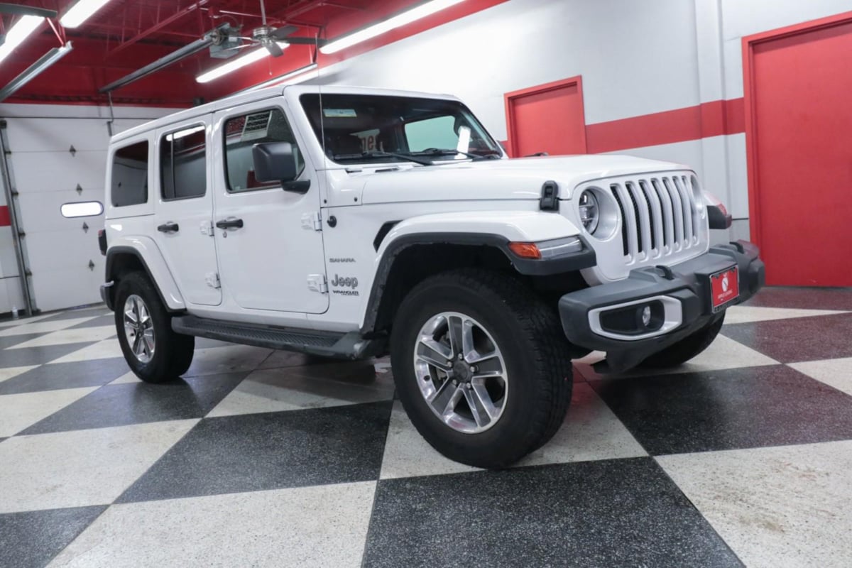2021 Jeep Wrangler Unlimited Sahara photo 2