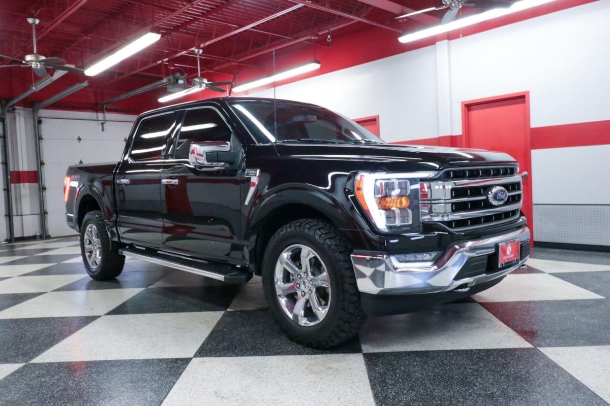 View vehicle photo 2