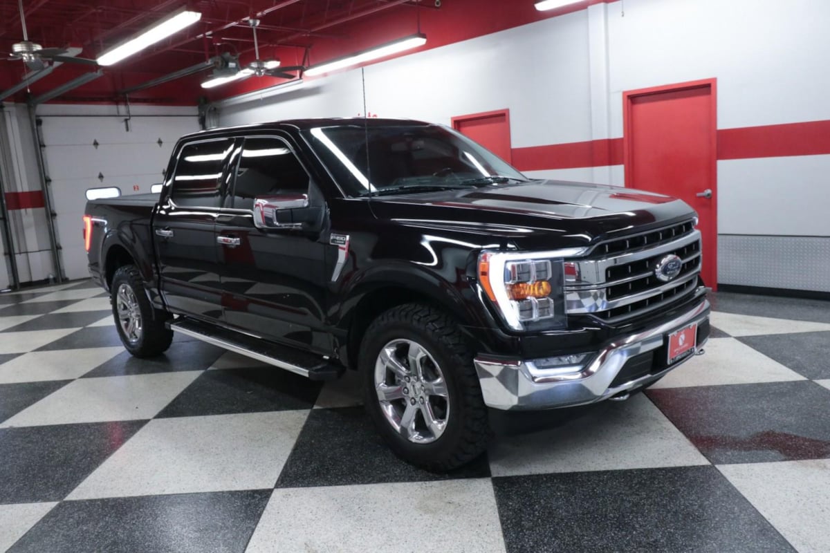 View vehicle photo 3