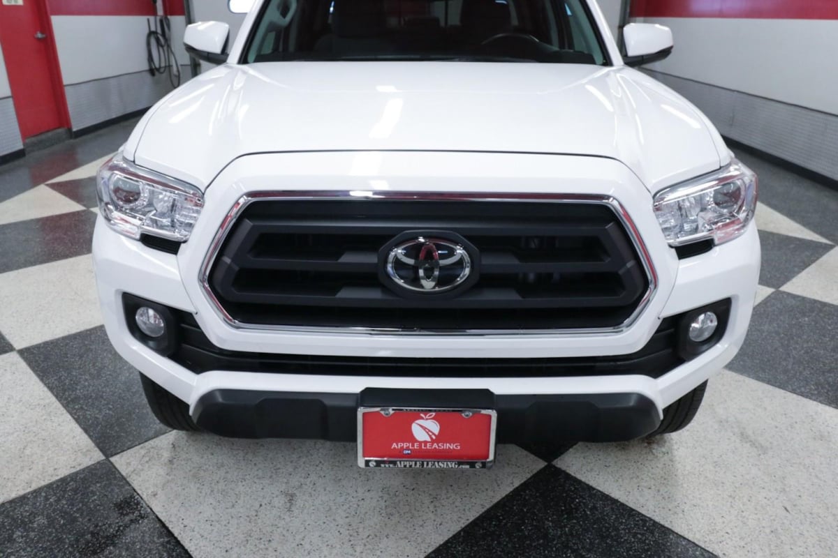 View vehicle photo 4