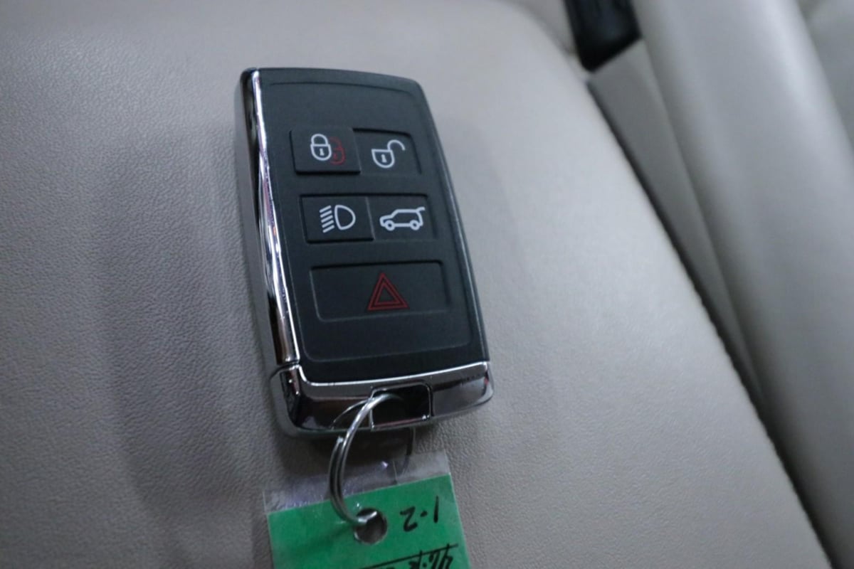 2024 Land Rover Range Rover SE - Photo 25