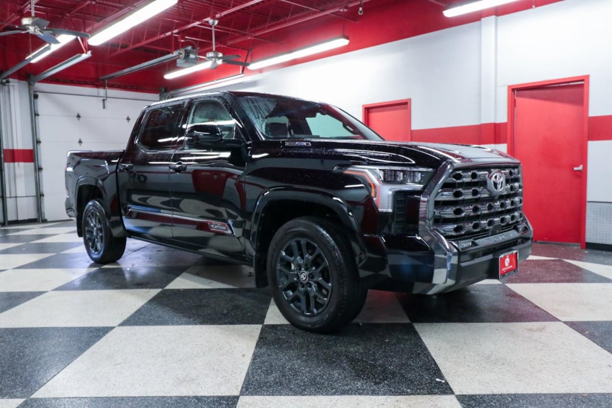 2025 Toyota Tundra Platinum - Photo 2
