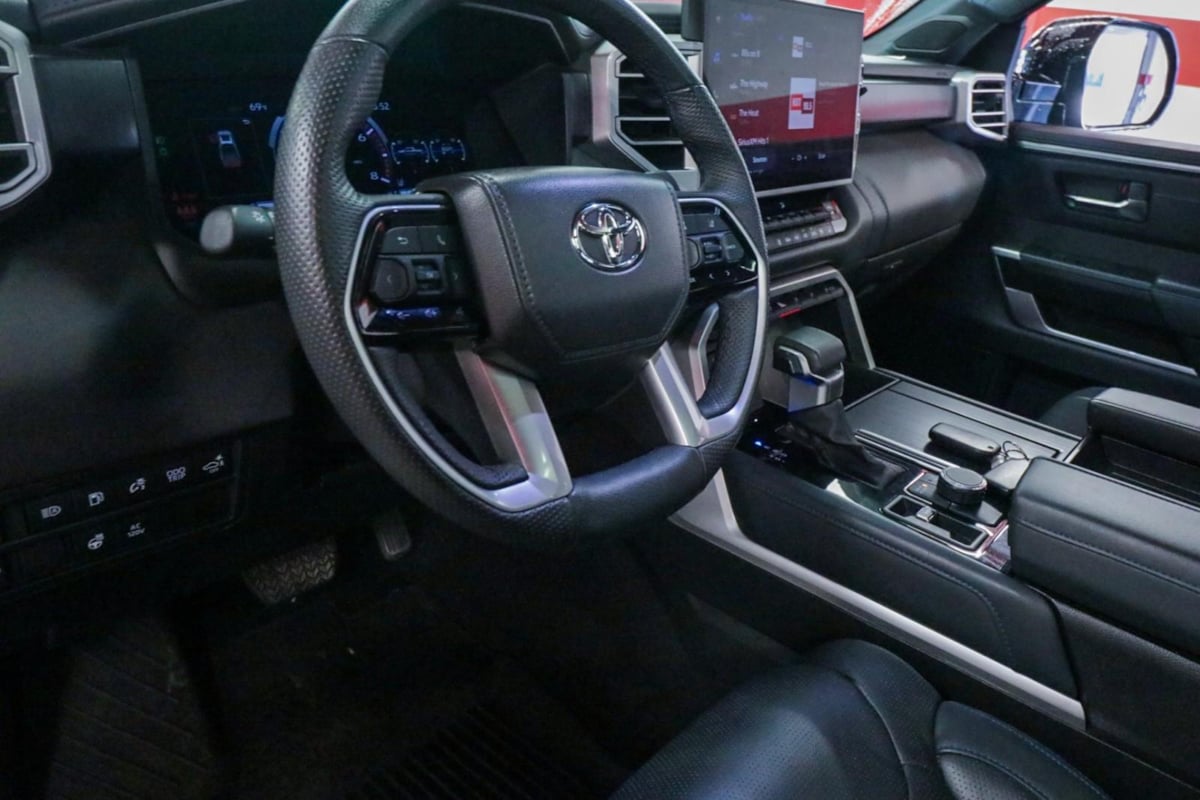 2025 Toyota Tundra Platinum - Photo 12