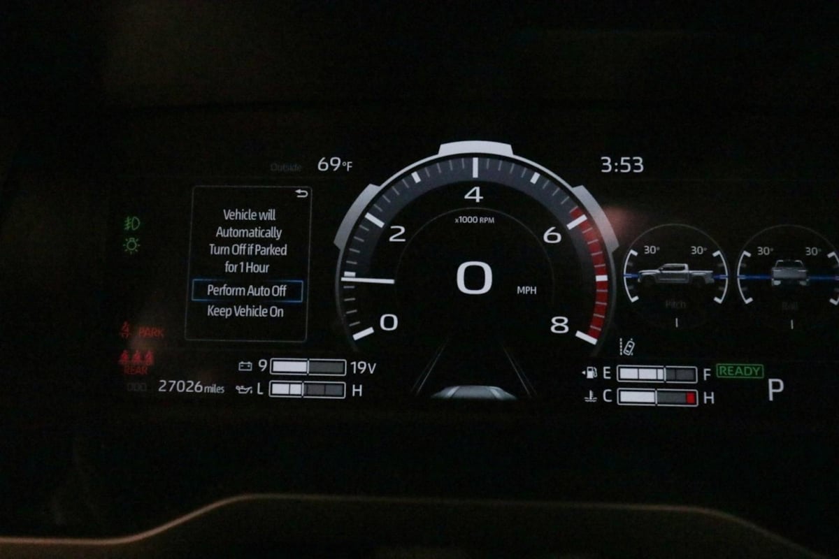 2025 Toyota Tundra Platinum - Photo 16