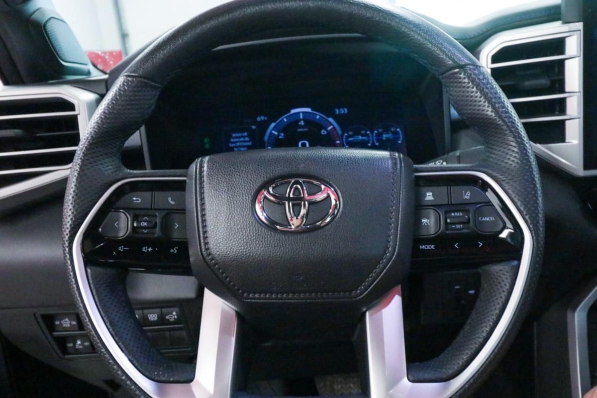 2025 Toyota Tundra Platinum - Photo 17