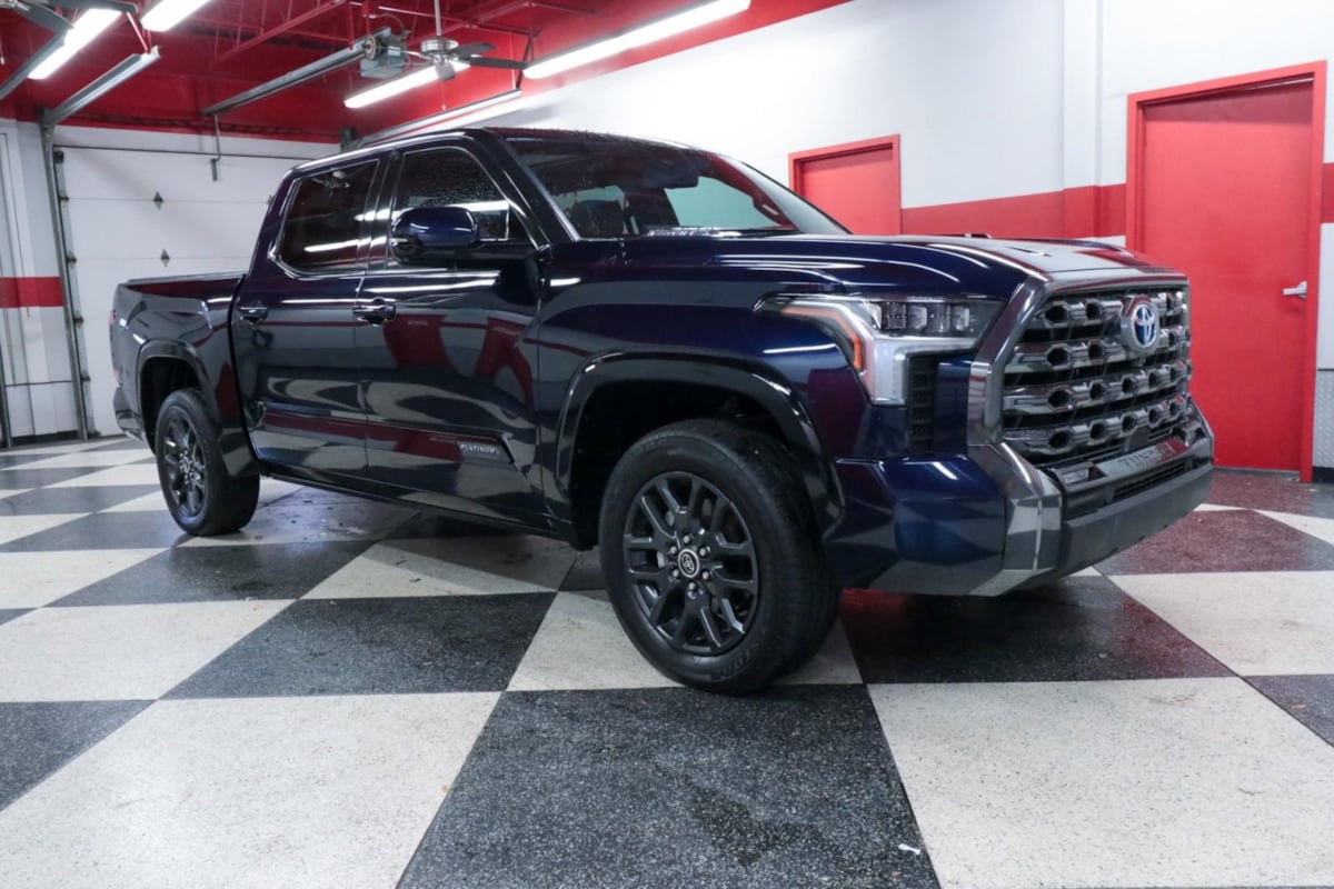 2023 Toyota Tundra Platinum - Photo 2