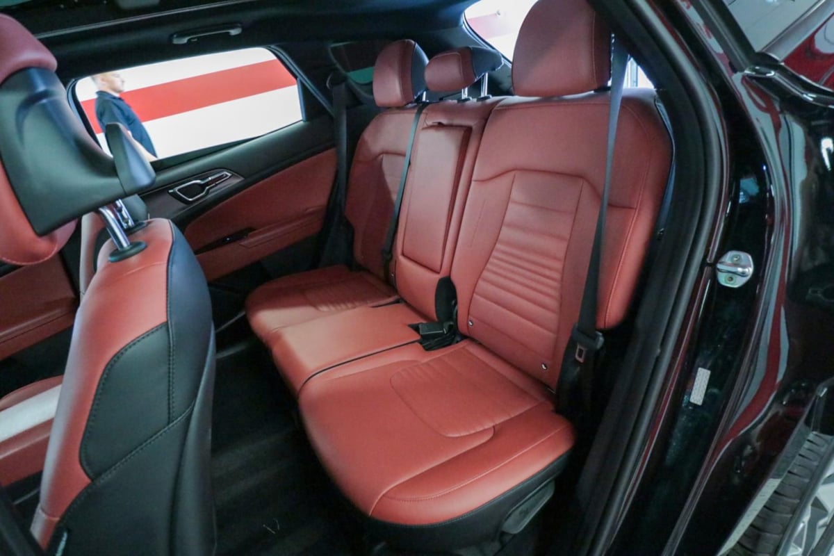 2023 Kia Sportage SX - Photo 13
