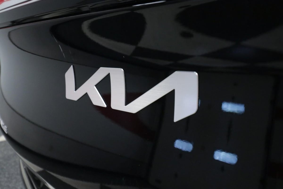 2023 Kia Sportage SX - Photo 32