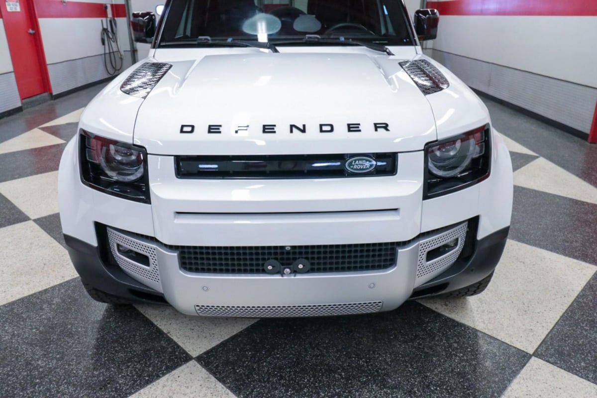 2024 Land Rover Defender S - Photo 4