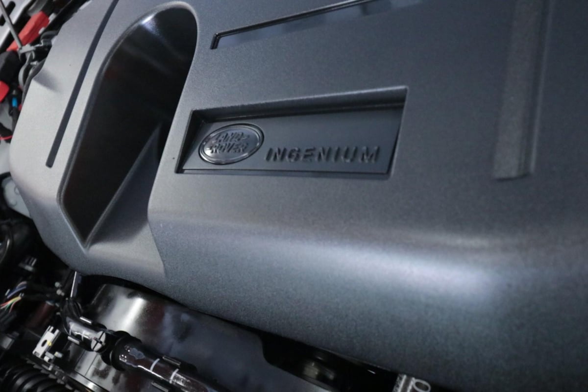 2024 Land Rover Defender S - Photo 8