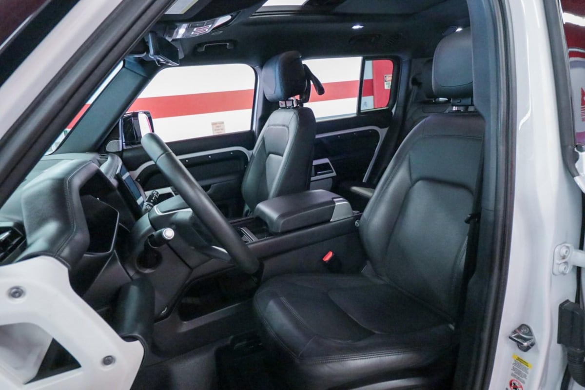 2024 Land Rover Defender S - Photo 10