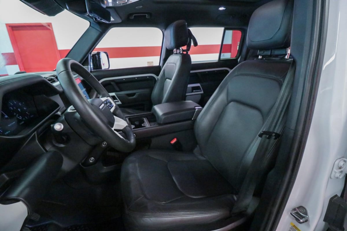 2024 Land Rover Defender S - Photo 11