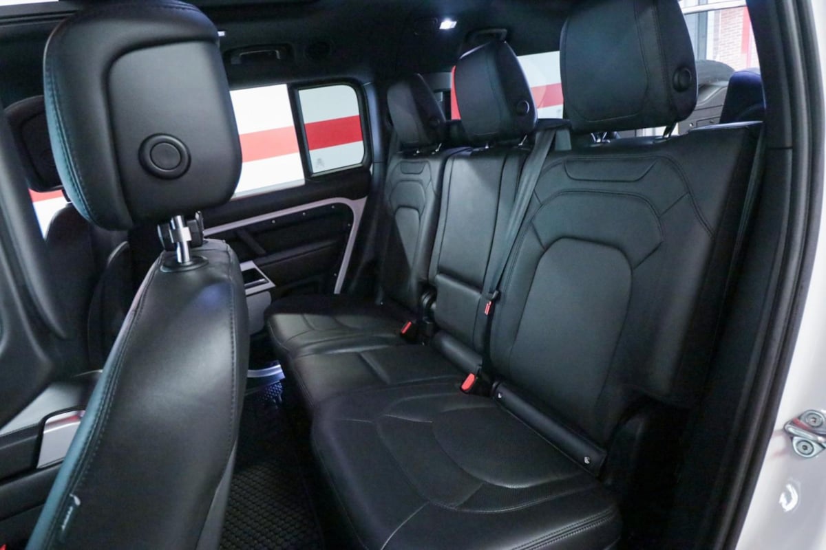2024 Land Rover Defender S - Photo 13