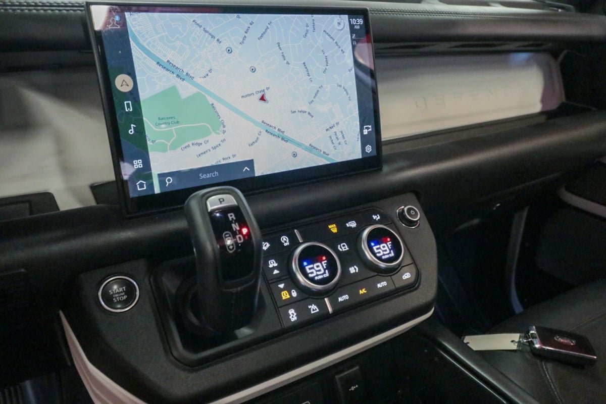 2024 Land Rover Defender S - Photo 18