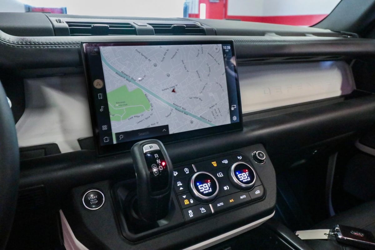 2024 Land Rover Defender S - Photo 21