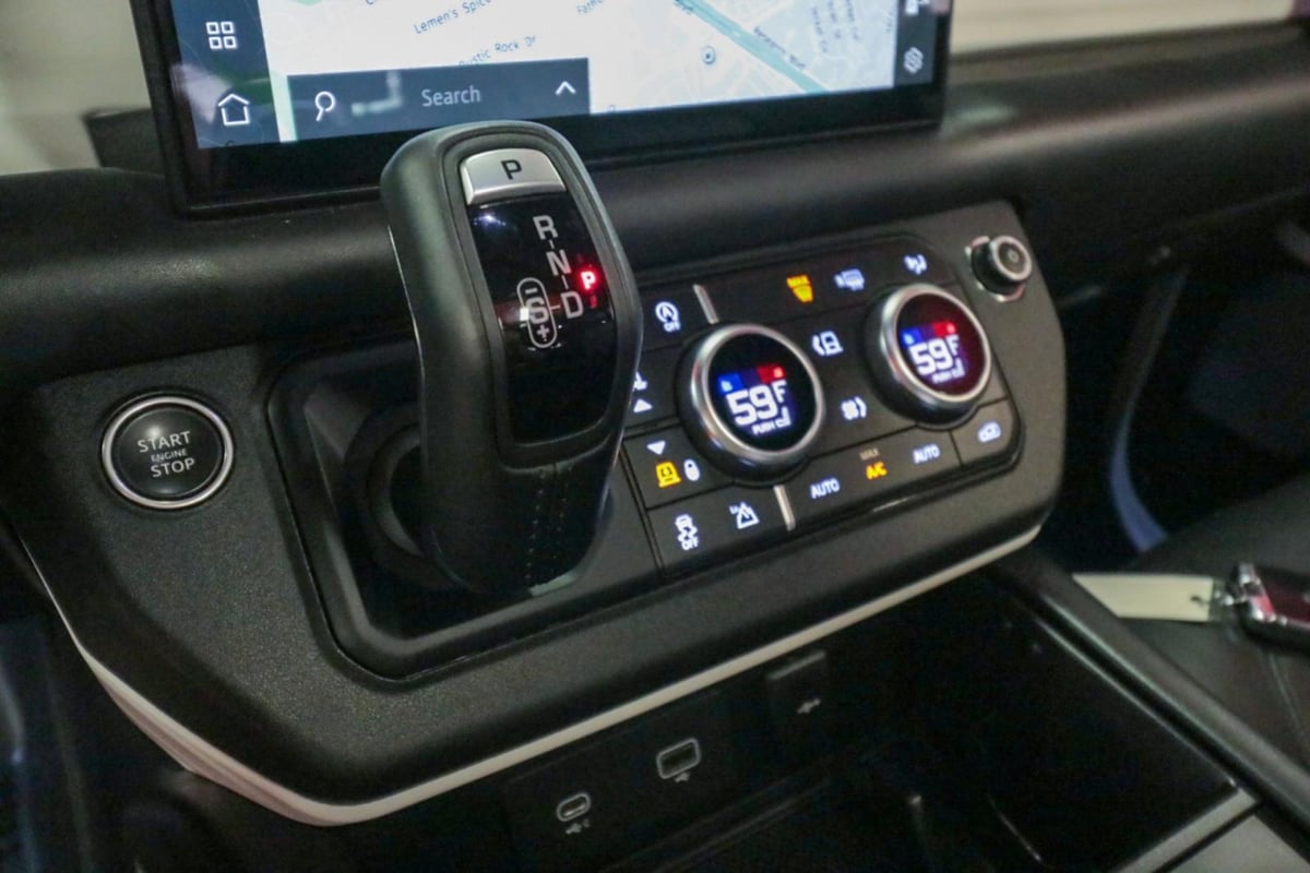 2024 Land Rover Defender S - Photo 23