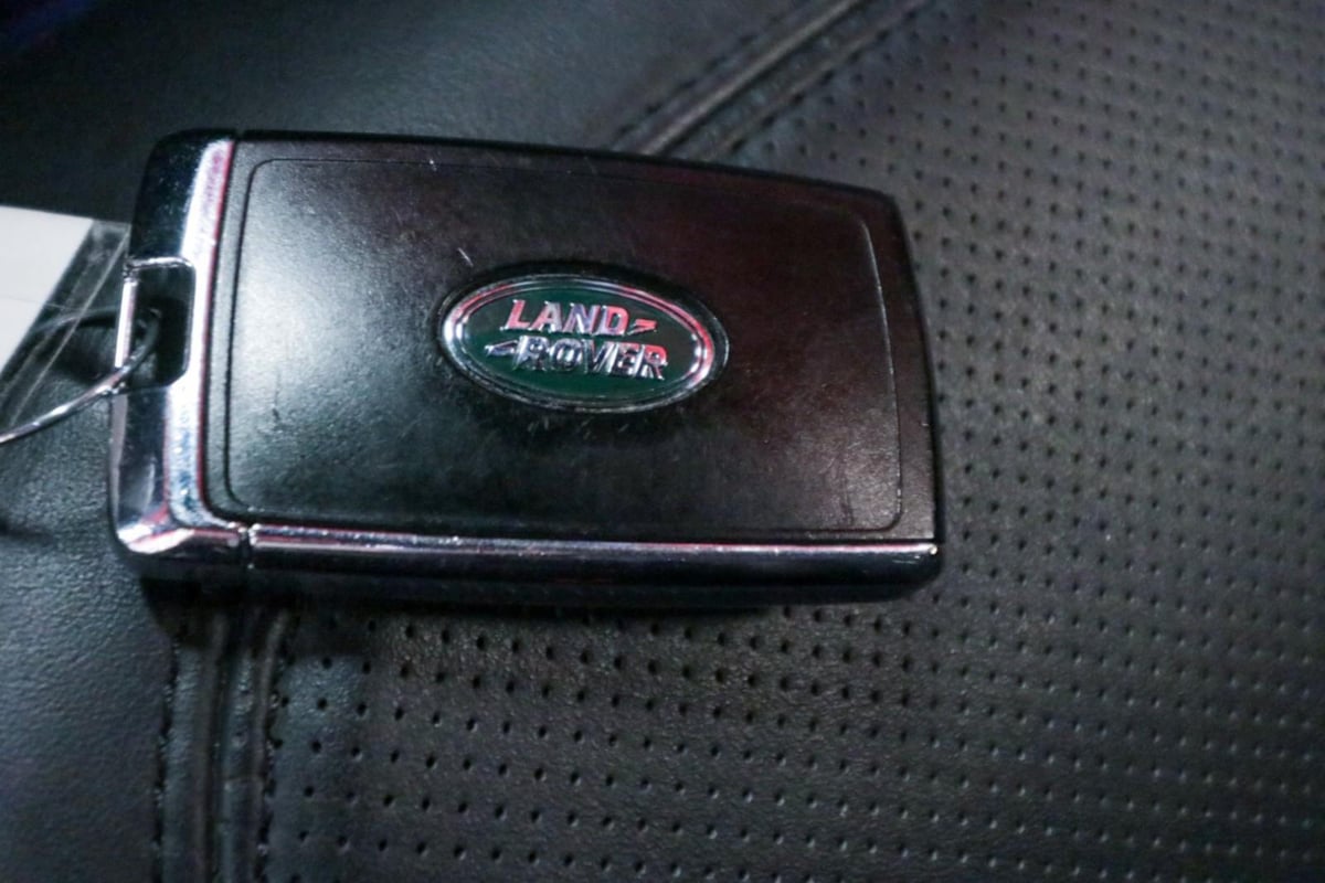 2024 Land Rover Defender S - Photo 24